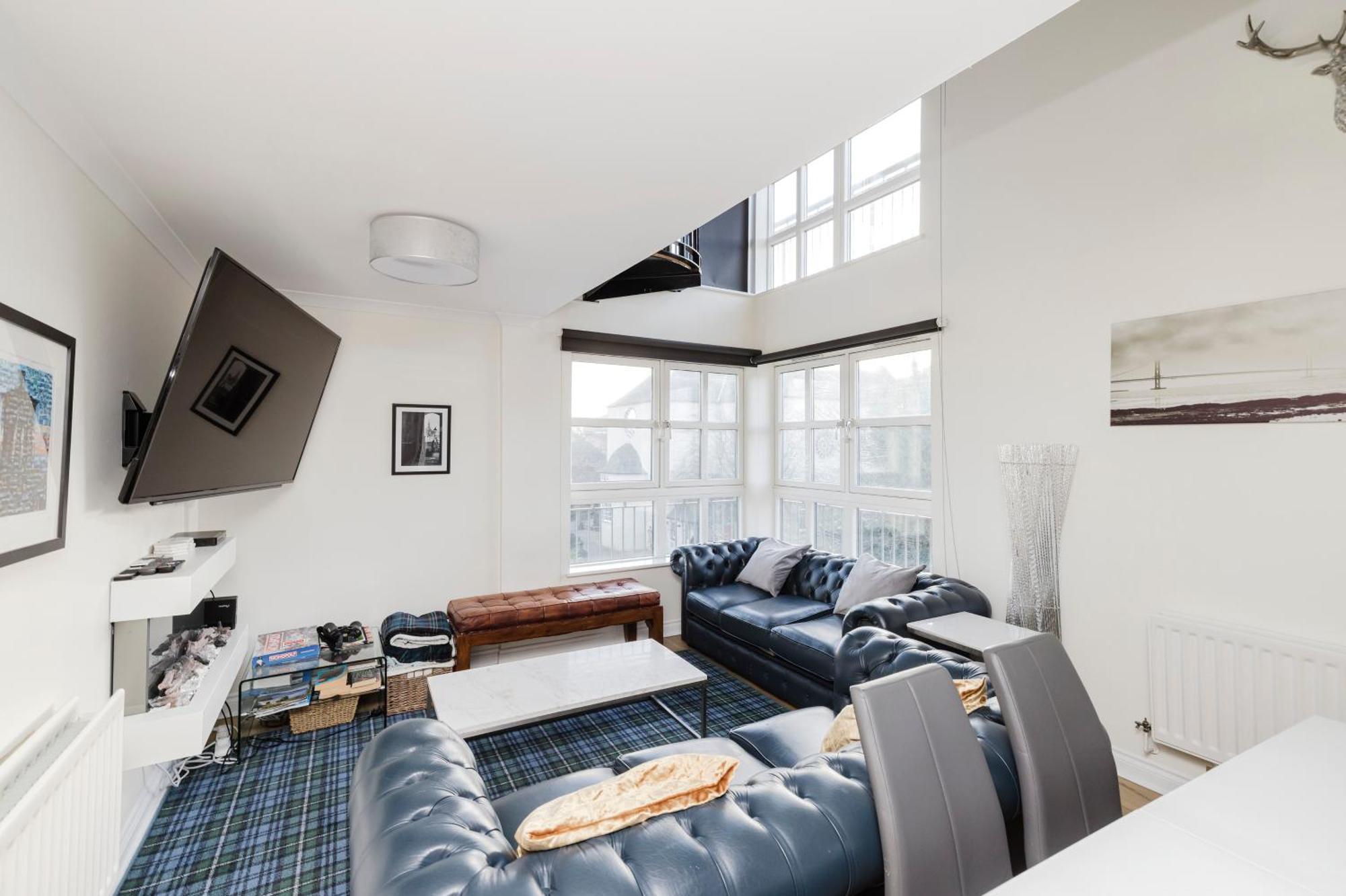 אדינבורו Joivy Stylish Apartment With Balcony In Old Town מראה חיצוני תמונה